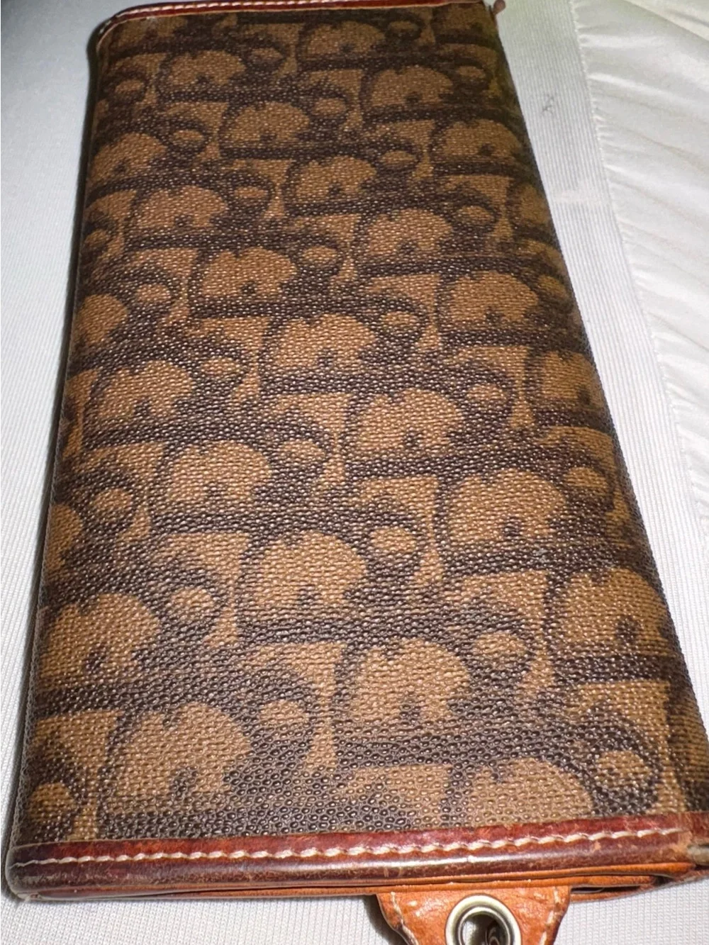 Dior wallet signature